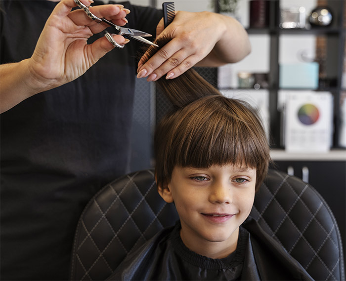 Coupe enfant à la Garde